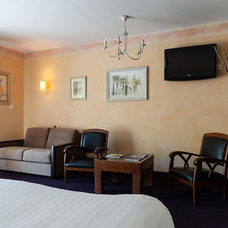 Hotel La Gentilhommiere Нюї-Сен-Жорж Екстер'єр фото